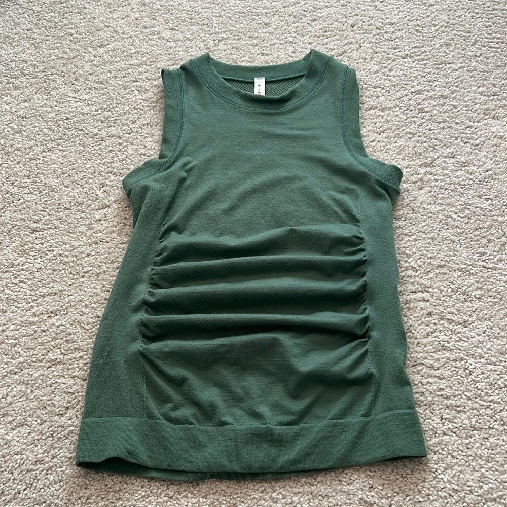 Athleta forest hill ascent tank in green. Size S.